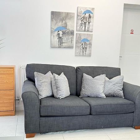 Walnut Luxurious 2-Bedroom With Ensuite - Parking, Netflix, Wifi - Close To Oxford, Bicester & Blenheim Palace Kidlington Exterior foto