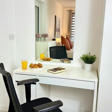 Walnut Luxurious 2-Bedroom With Ensuite - Parking, Netflix, Wifi - Close To Oxford, Bicester & Blenheim Palace Kidlington Exterior foto