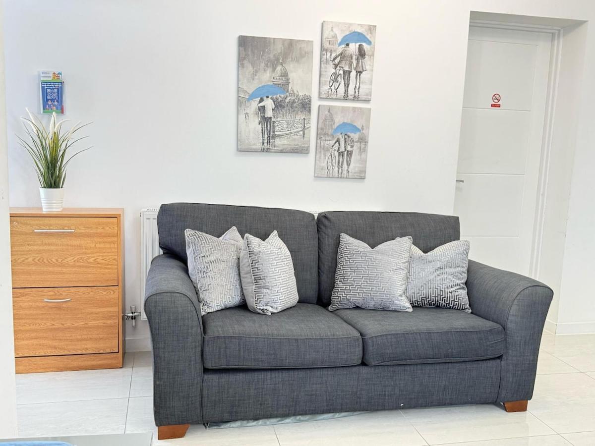 Walnut Luxurious 2-Bedroom With Ensuite - Parking, Netflix, Wifi - Close To Oxford, Bicester & Blenheim Palace Kidlington Exterior foto