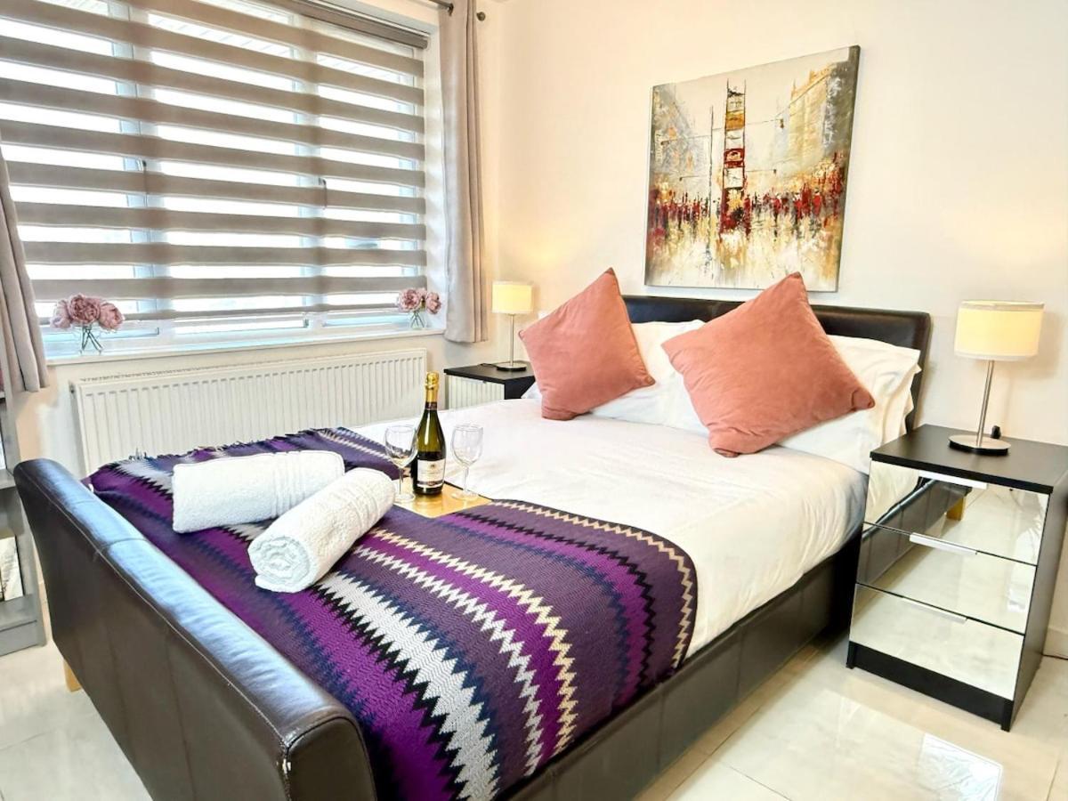 Walnut Luxurious 2-Bedroom With Ensuite - Parking, Netflix, Wifi - Close To Oxford, Bicester & Blenheim Palace Kidlington Exterior foto